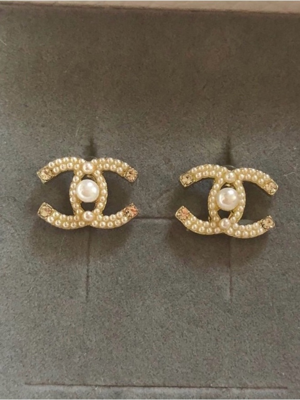 14kt Gold Plated Stainless Steel Pearl Inlay Fashion Inspired Stud Earrings